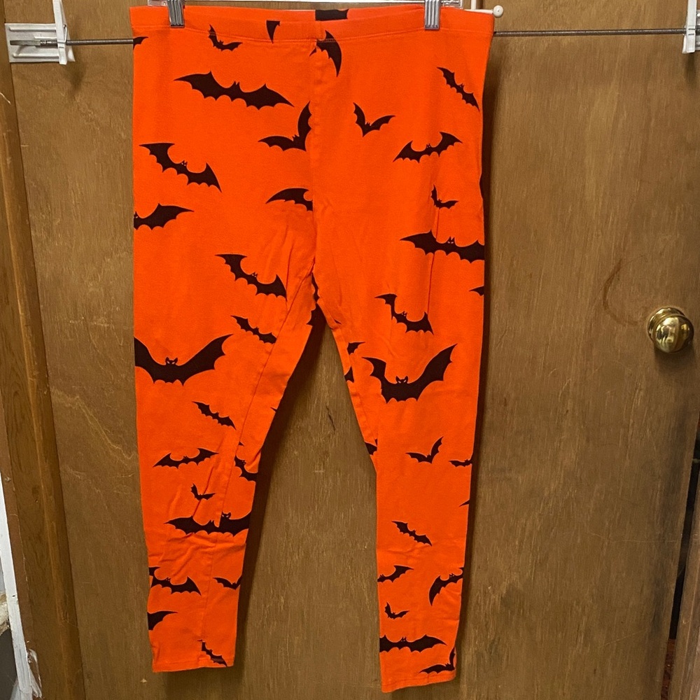 3/$15. City Streets Orange and Black Bat Leggings, size L